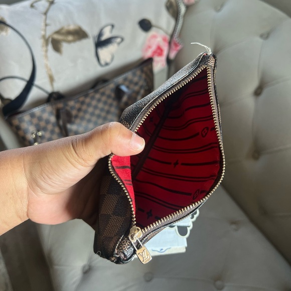 Louis Vuitton Purse with Wristlet❤️🔥 - Picture 8 of 8